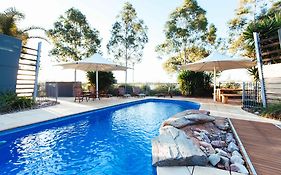 Majestic Oasis Apartments